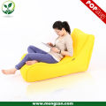 Amarelo beanbag sanduíche chesterfield, sofá-cama de cores brilhantes